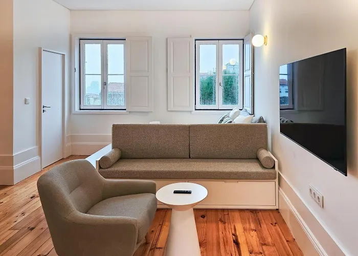 Bright And Cozy Loft In The Center