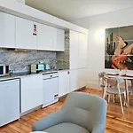 Bright And Cozy Loft In The Center 公寓