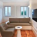 Bright And Cozy Loft In The Center