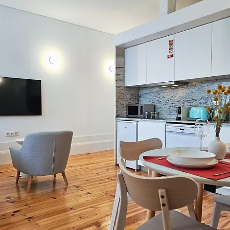 Bright And Cozy Loft In The Center *