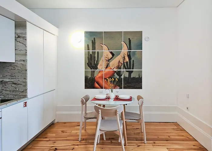 Bright And Cozy Loft In The Center פורטו