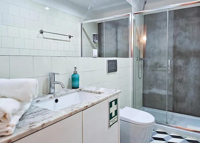 Bright And Cozy Loft In The Center *