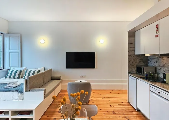 Bright And Cozy Loft In The Center *